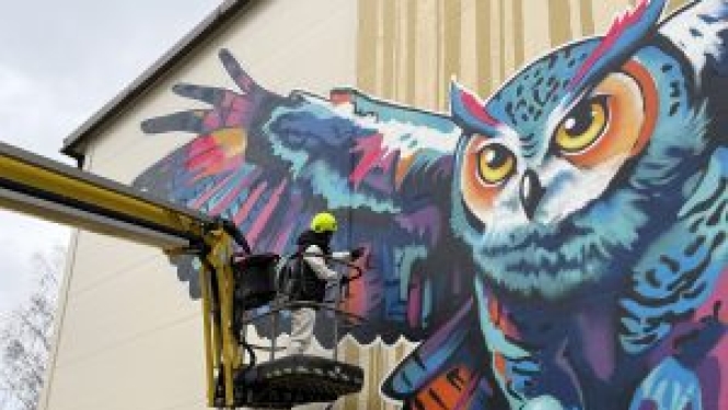 Latgales plānošanas reģions un Augšdaugavas novads īsteno lielformāta murāli uz Lāču pamatskolas ēkas