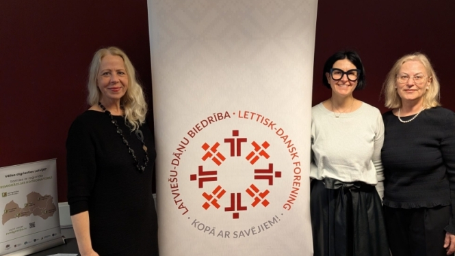 Latviešu-dāņu Biedrības valdes vadītāja Katrīna Povidiša – Delefose un Kurzemes plānošanas reģiona remigrācijas koordinatore Agnese Berģe un Rīgas plānošanas reģiona remigrācijas koordinatore Daina Šulca