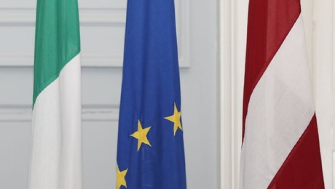 Īrijas, Eiropas Savienības un Latvijas karogi.