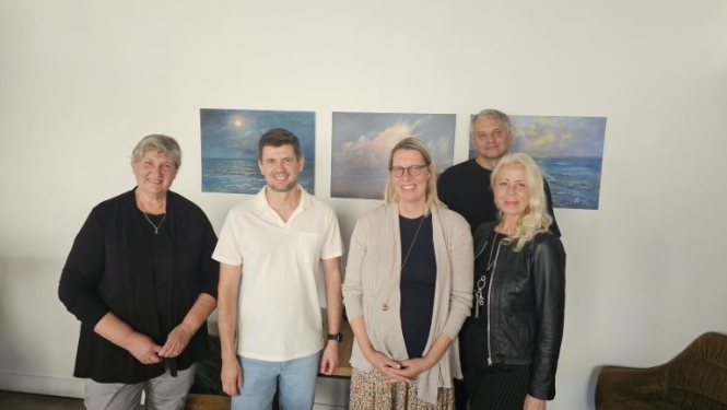 2025. gada 19. septembra Latvijas radio 1 raidījuma “Kā labāk dzīvot” dalībnieku komanda Liepājā.