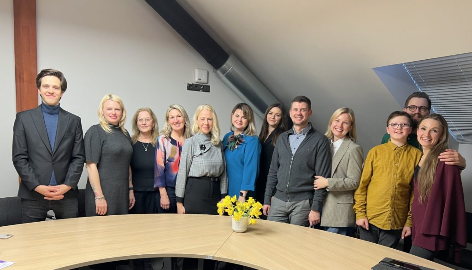 Sarunu darbnīcas “Remigrācija = uzdrīkstēšanās mainīt un mainīties!” dalībnieku kopbilde.