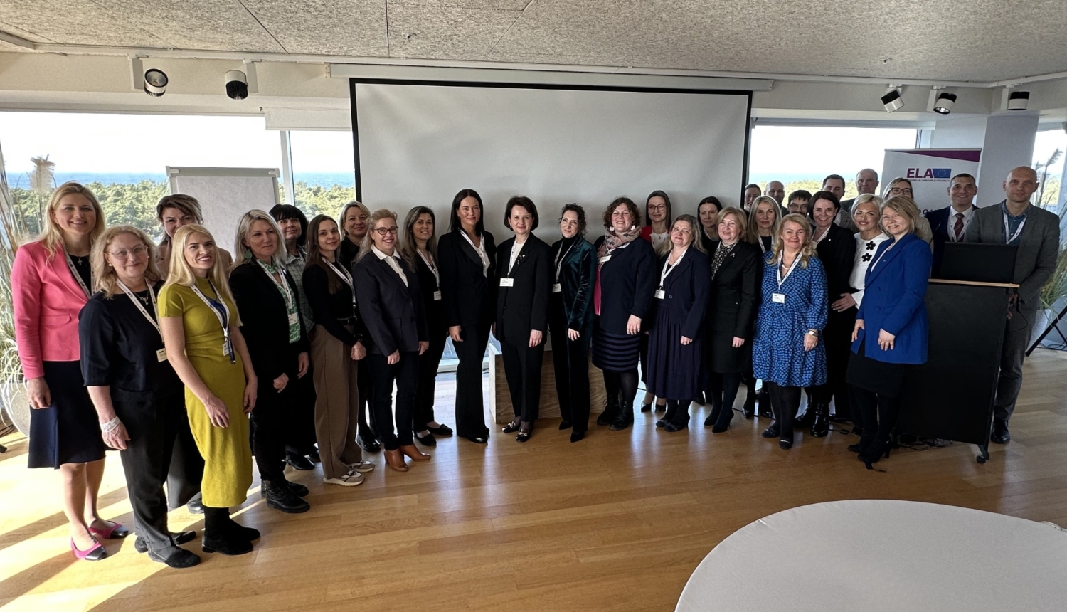 Starptautiskā semināra “Remigrācija: iespējas, izaicinājumi un nākotnes perspektīvas” dalībnieku kopbilde.